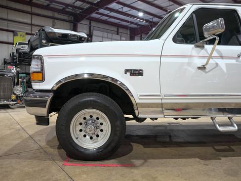 Used 1993 Ford F150 XLT image 3