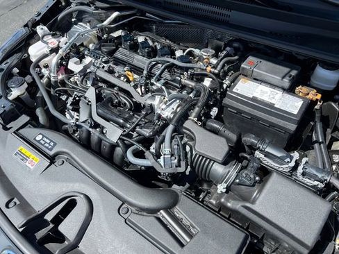 Used 2025 Toyota Corolla SE image 9