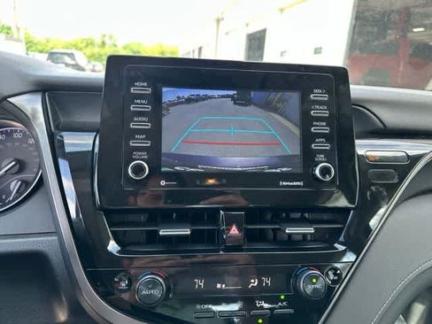 Used 2023 Toyota Camry SE FWD image 9