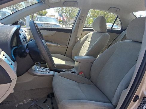 Used 2013 Toyota Corolla LE image 16