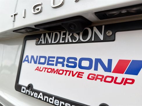 Used 2023 Volkswagen Tiguan SE R-Line image 13