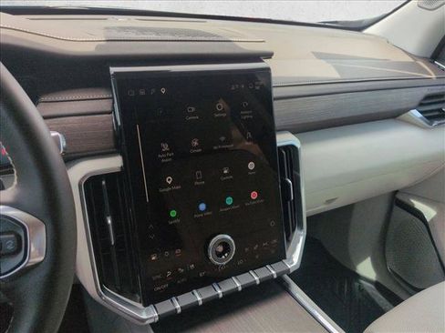 Used 2025 GMC Acadia Denali w/ Super Cruise Package FWD image 21
