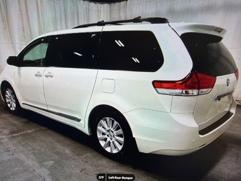 Used 2014 Toyota Sienna Limited w/ Limited Premium Package image 2