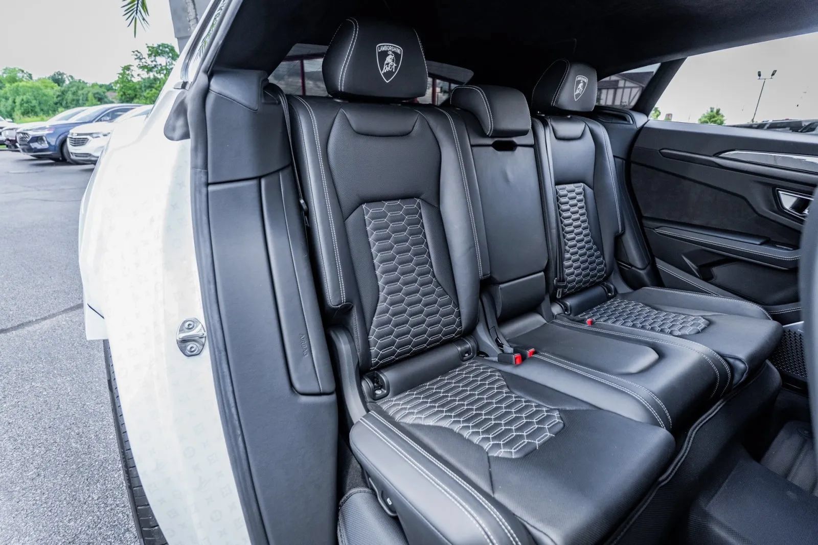 Used 2021 Lamborghini Urus AWD/4WD image 48