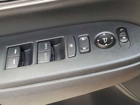 Used 2019 Honda CR-V EX-L image 17