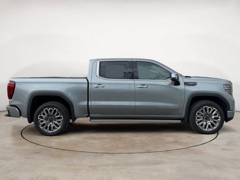 Used 2026 GMC Sierra 1500 Denali Ultimate AWD/4WD image 2