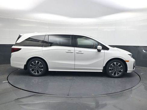 New 2026 Honda Odyssey Elite image 3