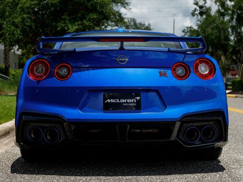 Used 2024 Nissan GT-R AWD/4WD image 12