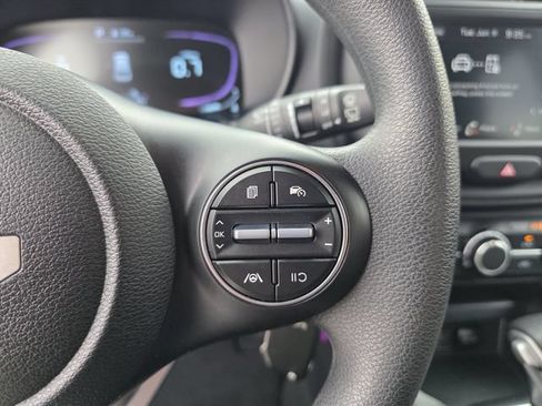 Certified 2025 Kia Soul LX w/ LX Technology Package FWD image 27
