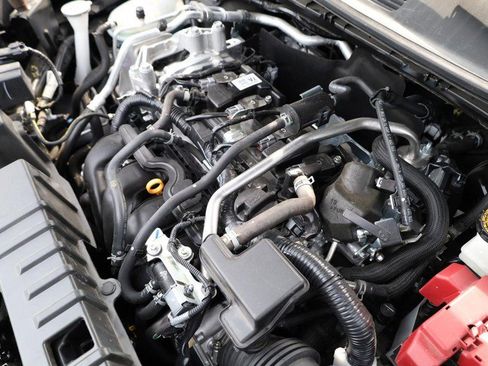 New 2025 Nissan Kicks SR image 29