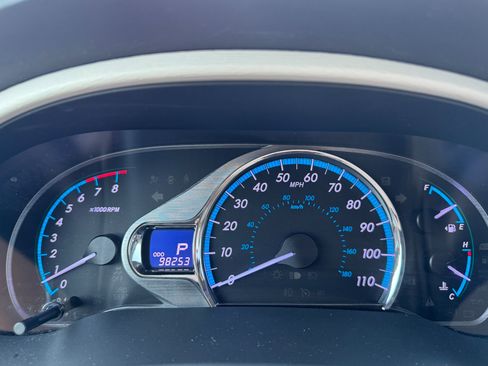 Used 2014 Toyota Sienna XLE image 16