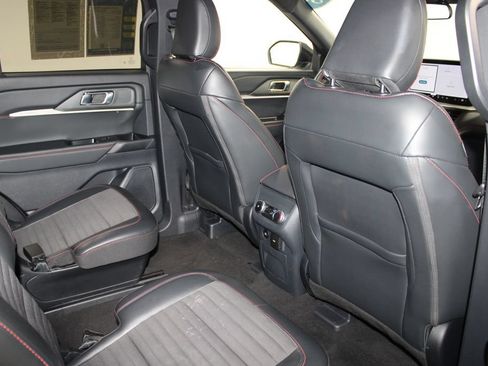 Used 2025 Ford Explorer ST-Line AWD/4WD image 27