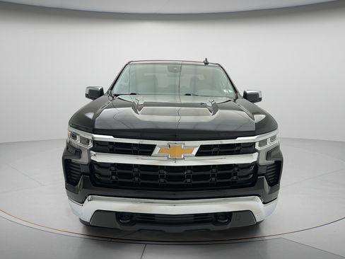 Used 2024 Chevrolet Silverado 1500 LT AWD/4WD image 2