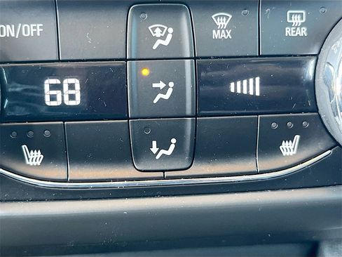 Used 2021 Chevrolet TrailBlazer LT w/ Convenience Package image 20