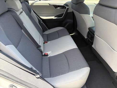 Used 2019 Toyota RAV4 XLE w/ Convenience Package FWD image 25