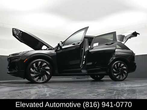 Used 2025 Lincoln Nautilus Reserve w/ Jet Appearance Package AWD/4WD image 41