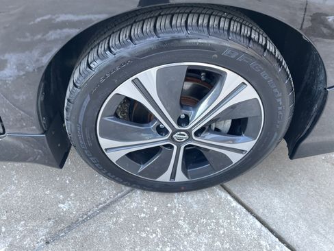 Used 2018 Nissan Leaf SV w/ Protection Package image 8