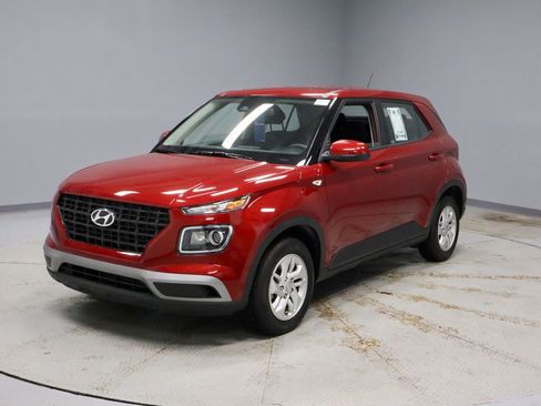 Certified 2025 Hyundai Venue SE FWD image 6