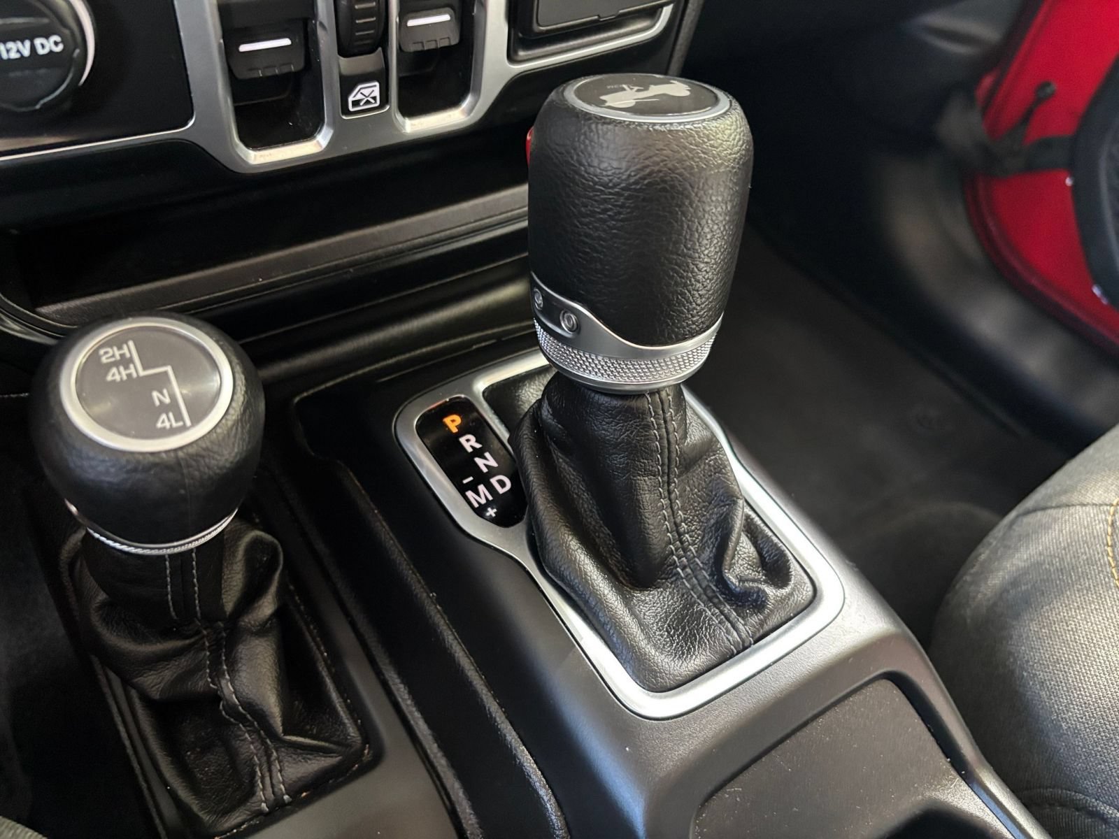 Used 2025 Jeep Wrangler Unlimited Sahara AWD/4WD image 42
