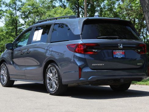 Used 2025 Honda Odyssey Touring image 6