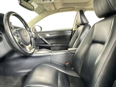 Used 2017 Lexus CT 200h FWD image 9