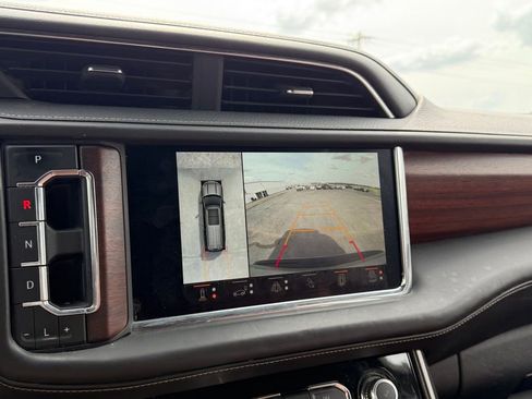 Used 2023 GMC Yukon XL Denali Ultimate image 24