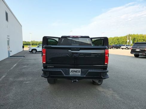 Used 2025 Chevrolet Silverado 2500 High Country w/ Midnight Edition AWD/4WD image 17