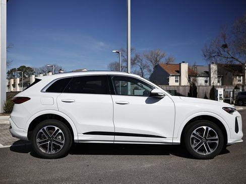 New 2025 Audi Q5 Premium image 3