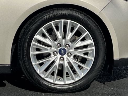 Used 2018 Ford Focus Titanium w/ Titanium Technology Package image 29