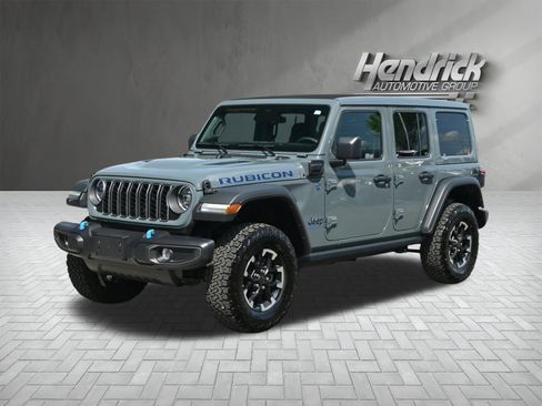 Used 2025 Jeep Wrangler Unlimited Rubicon 4xe w/ Convenience Group image 8