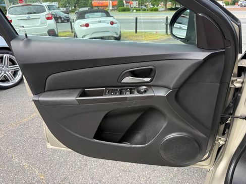 Used 2015 Chevrolet Cruze LT FWD image 21