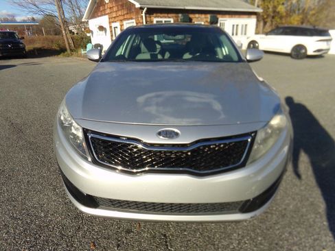 Used 2012 Kia Optima EX w/ Premium Pkg image 2
