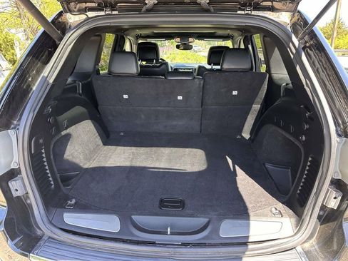 Used 2018 Jeep Grand Cherokee Limited AWD/4WD image 7