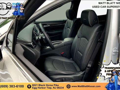 Used 2023 Buick Enclave Avenir AWD/4WD image 22