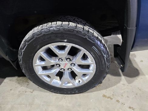 Used 2018 GMC Sierra 1500 SLT w/ SLT Premium Package AWD/4WD image 24