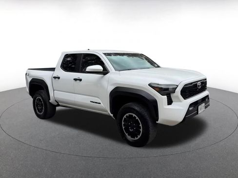 Used 2025 Toyota Tacoma SR image 2