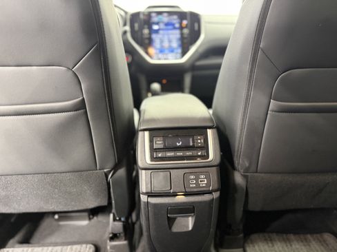 Used 2023 Subaru Ascent Limited image 28
