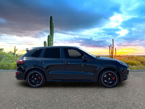 Used 2018 Porsche Cayenne GTS AWD/4WD image 6
