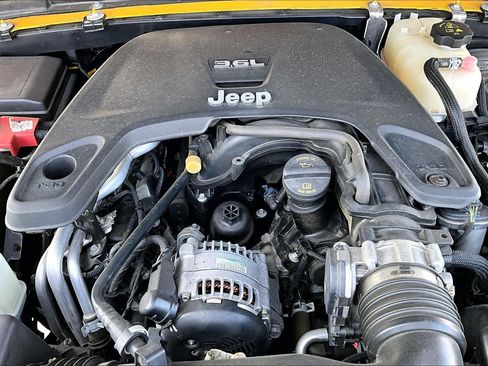 Used 2019 Jeep Wrangler Unlimited Sport S AWD/4WD image 32