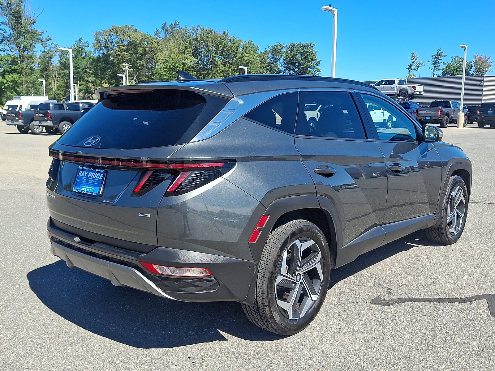 Used 2023 Hyundai Tucson Limited w/ Cargo Package AWD/4WD image 6