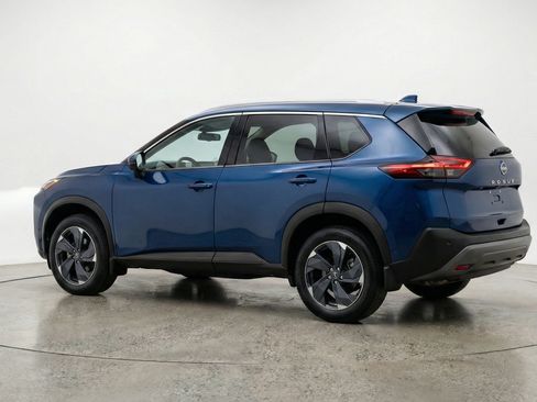 Used 2025 Nissan Rogue SV AWD/4WD image 6