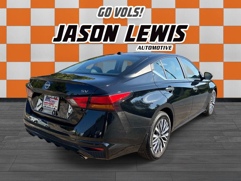 Used 2024 Nissan Altima 2.5 SV w/ SV Premium Package FWD image 3