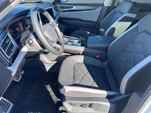 New 2026 Volkswagen Atlas Peak Edition AWD/4WD image 5
