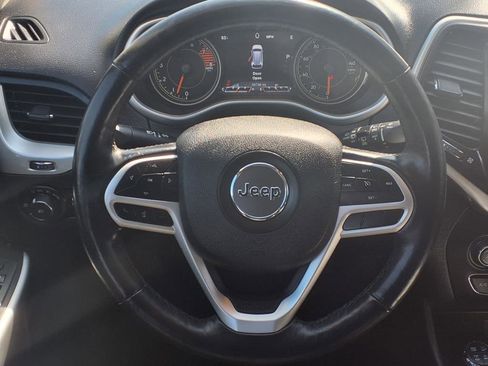 Used 2018 Jeep Cherokee Trailhawk w/ Comfort/Convenience Group image 5