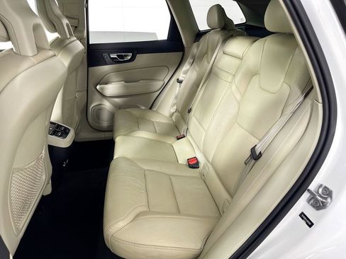 Used 2018 Volvo XC60 T5 Inscription w/ Luxury Seat Package image 30