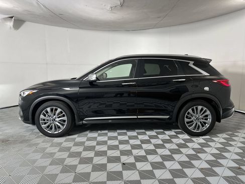 Used 2023 INFINITI QX50 Luxe w/ Accent Package FWD image 5