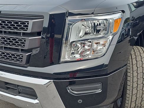 Used 2024 Nissan Titan SV w/ SV Convenience Package image 33