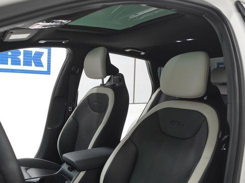 Used 2025 Kia K4 GT-Line w/ GT-Line Premium Package FWD image 6