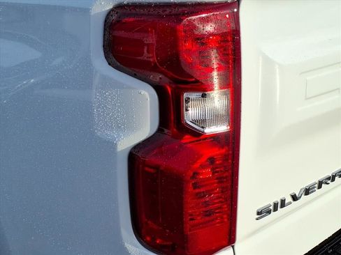 Used 2024 Chevrolet Silverado 1500 W/T w/ WT Value Package AWD/4WD image 12