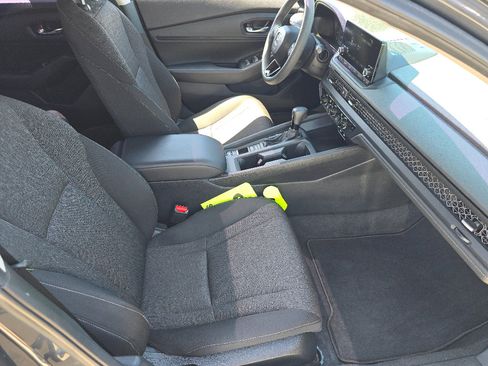 Used 2023 Honda Accord EX image 16